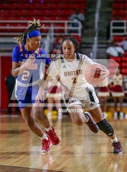 Thumbnail 1 in Beaumont United vs. West Brook photogallery.