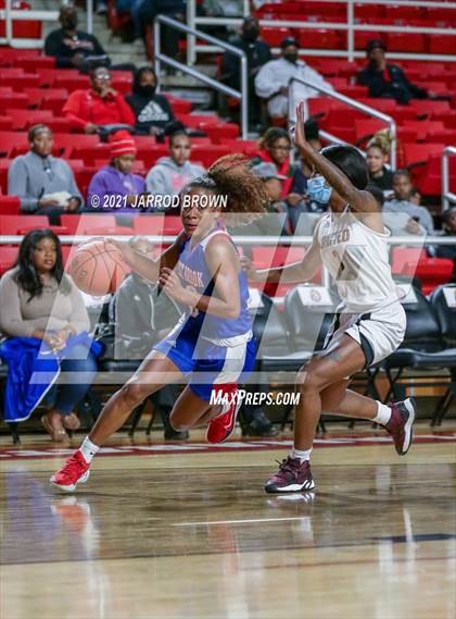 Thumbnail 2 in Beaumont United vs. West Brook photogallery.