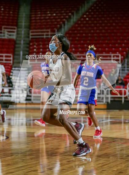 Thumbnail 2 in Beaumont United vs. West Brook photogallery.