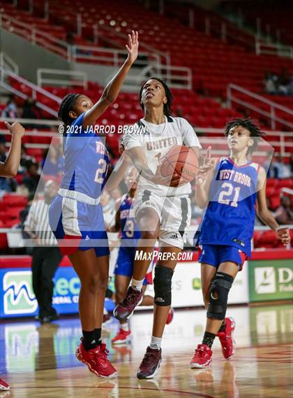 Thumbnail 1 in Beaumont United vs. West Brook photogallery.