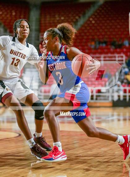 Thumbnail 1 in Beaumont United vs. West Brook photogallery.