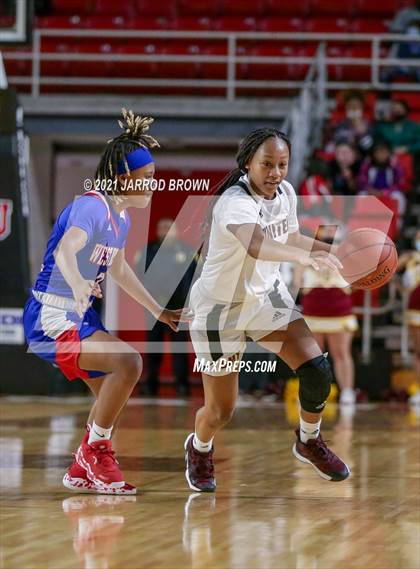 Thumbnail 1 in Beaumont United vs. West Brook photogallery.
