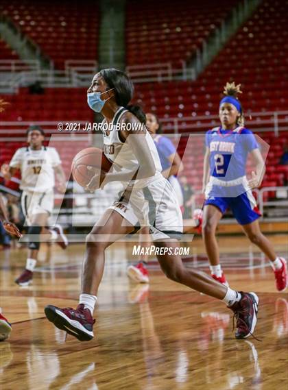 Thumbnail 3 in Beaumont United vs. West Brook photogallery.