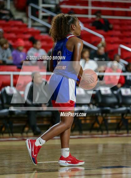 Thumbnail 3 in Beaumont United vs. West Brook photogallery.