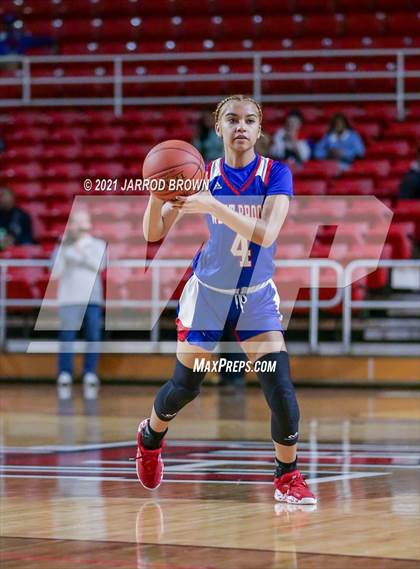 Thumbnail 3 in Beaumont United vs. West Brook photogallery.