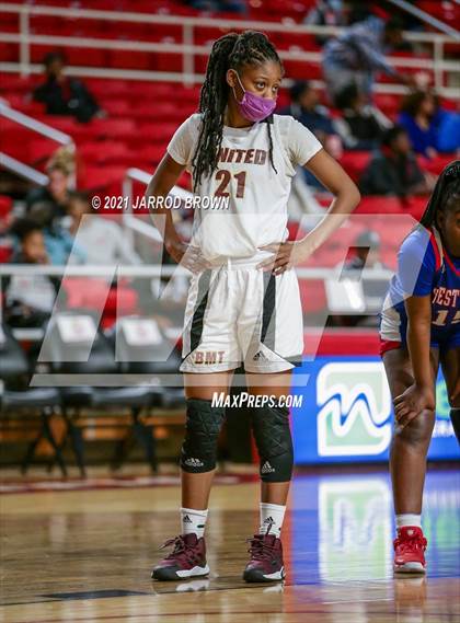 Thumbnail 1 in Beaumont United vs. West Brook photogallery.