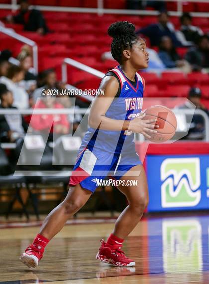 Thumbnail 3 in Beaumont United vs. West Brook photogallery.