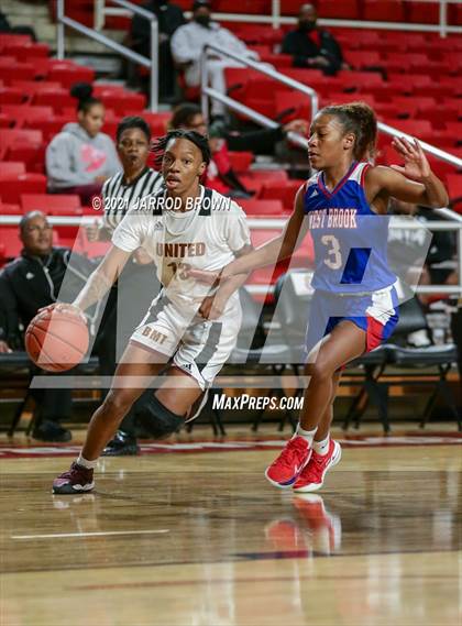 Thumbnail 1 in Beaumont United vs. West Brook photogallery.