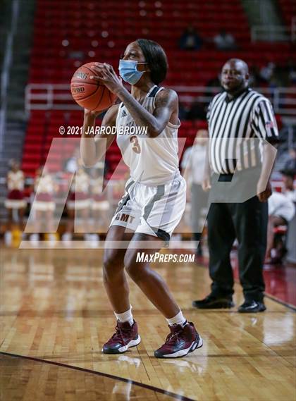 Thumbnail 2 in Beaumont United vs. West Brook photogallery.