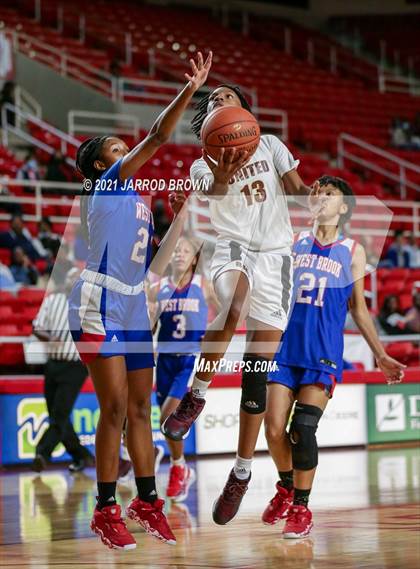 Thumbnail 2 in Beaumont United vs. West Brook photogallery.