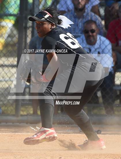 Thumbnail 1 in Ayala @ Hart (CIF SS D3 Semifinal) photogallery.