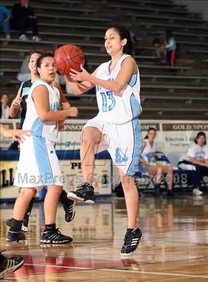 Thumbnail 3 in Pasadena Memorial vs. Rayburn (McDonald's Texas Invitational) photogallery.