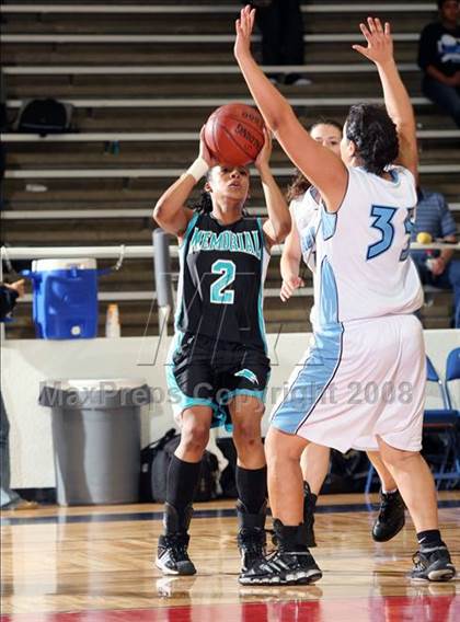 Thumbnail 3 in Pasadena Memorial vs. Rayburn (McDonald's Texas Invitational) photogallery.