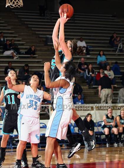 Thumbnail 1 in Pasadena Memorial vs. Rayburn (McDonald's Texas Invitational) photogallery.