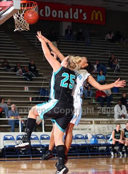 Thumbnail 2 in Pasadena Memorial vs. Rayburn (McDonald's Texas Invitational) photogallery.