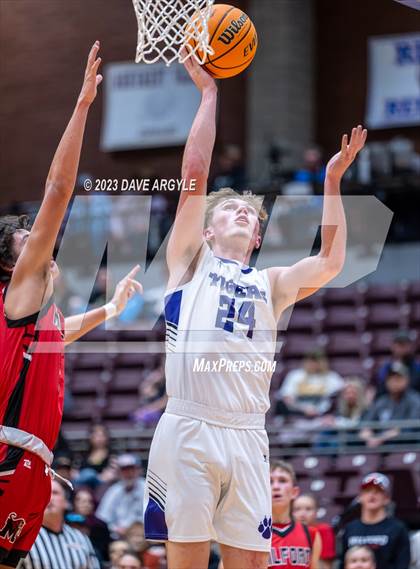 Thumbnail 2 in Milford vs. Tabiona (UHSAA 1A Quarterfinal) photogallery.