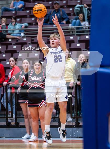 Thumbnail 3 in Milford vs. Tabiona (UHSAA 1A Quarterfinal) photogallery.