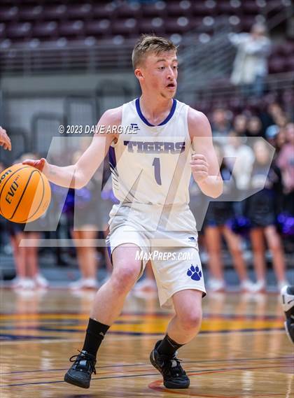 Thumbnail 2 in Milford vs. Tabiona (UHSAA 1A Quarterfinal) photogallery.