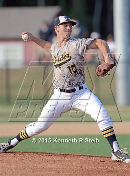 Thumbnail 3 in Kinder vs Aquinas (LHSAA 2A Quarterfinal) photogallery.