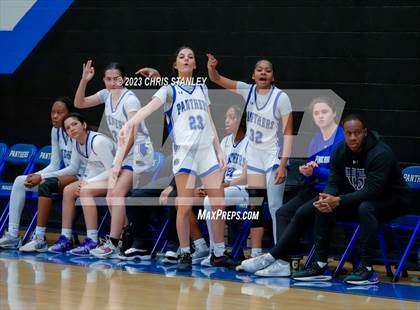 Thumbnail 2 in Robert Bateman vs Paradise Honors (Panther Hoops Classic) photogallery.