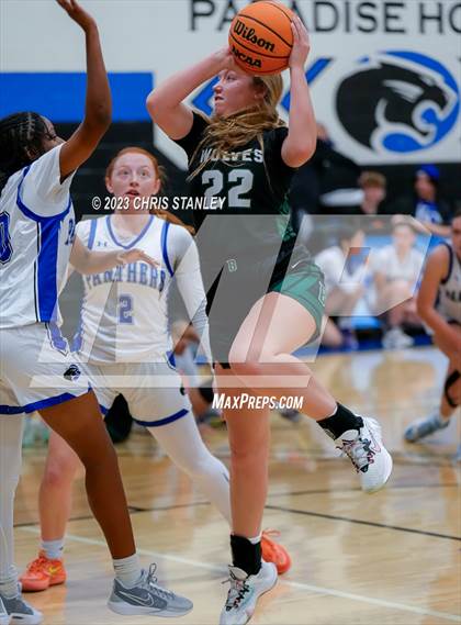 Thumbnail 1 in Robert Bateman vs Paradise Honors (Panther Hoops Classic) photogallery.