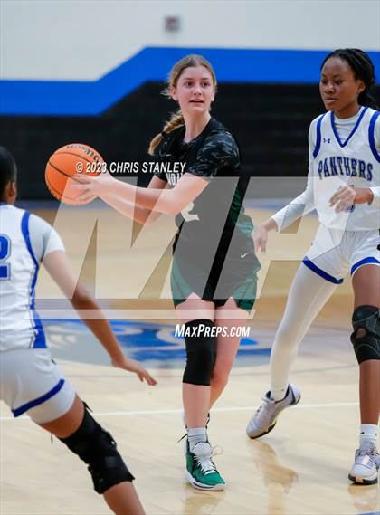 Thumbnail 1 in Robert Bateman vs Paradise Honors (Panther Hoops Classic) photogallery.