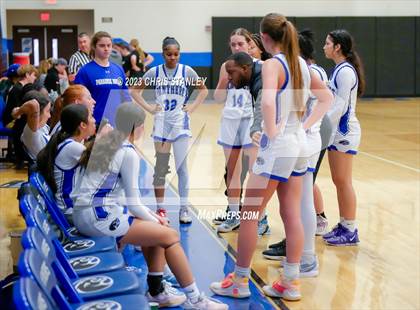 Thumbnail 2 in Robert Bateman vs Paradise Honors (Panther Hoops Classic) photogallery.