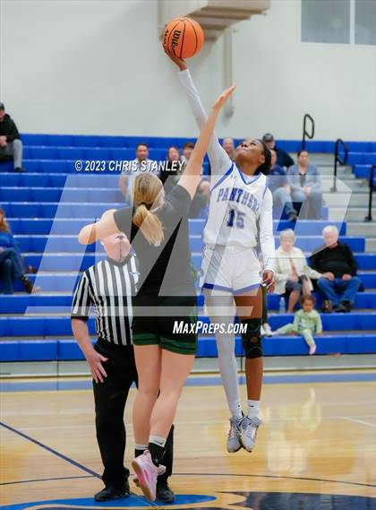Thumbnail 2 in Robert Bateman vs Paradise Honors (Panther Hoops Classic) photogallery.