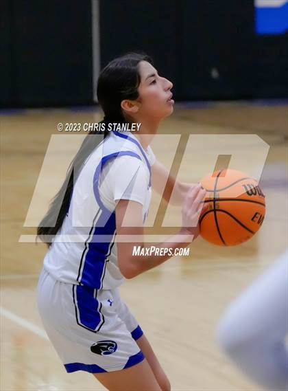 Thumbnail 2 in Robert Bateman vs Paradise Honors (Panther Hoops Classic) photogallery.
