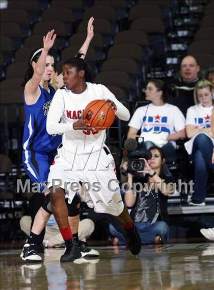 Thumbnail 3 in MacArthur vs. Georgetown (UIL 5A Final) photogallery.