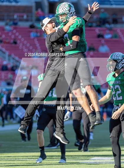 Thumbnail 2 in Longview vs. Southlake Carroll (UIL 6A Division II Semifinal) photogallery.
