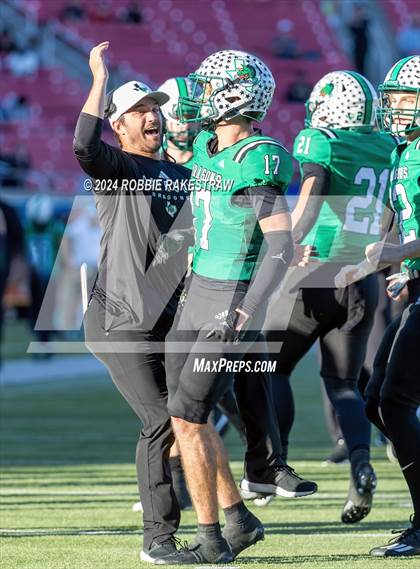 Thumbnail 1 in Longview vs. Southlake Carroll (UIL 6A Division II Semifinal) photogallery.