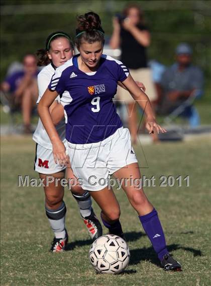 Thumbnail 2 in Maryville vs Father Ryan (Bearden Invitational) photogallery.