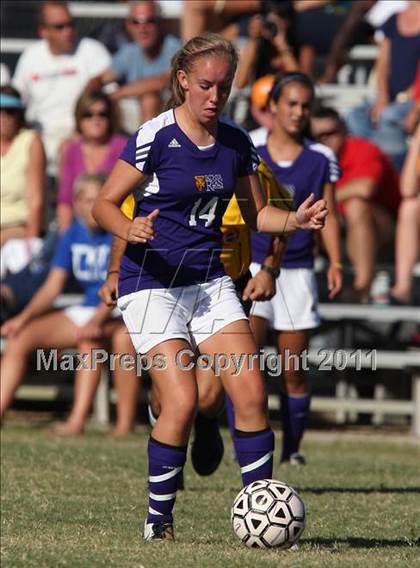 Thumbnail 1 in Maryville vs Father Ryan (Bearden Invitational) photogallery.