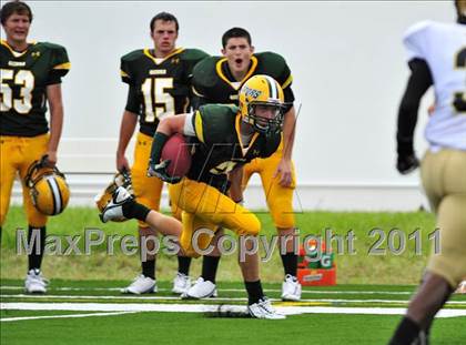 Thumbnail 2 in Twiggs County vs. Glades Day (Gridiron Challenge) photogallery.