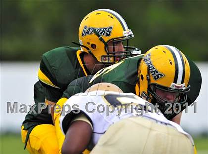 Thumbnail 2 in Twiggs County vs. Glades Day (Gridiron Challenge) photogallery.
