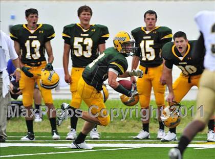 Thumbnail 3 in Twiggs County vs. Glades Day (Gridiron Challenge) photogallery.