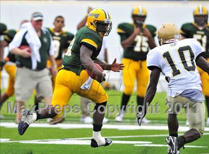 Thumbnail 2 in Twiggs County vs. Glades Day (Gridiron Challenge) photogallery.