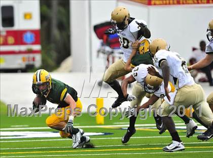 Thumbnail 2 in Twiggs County vs. Glades Day (Gridiron Challenge) photogallery.