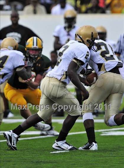 Thumbnail 1 in Twiggs County vs. Glades Day (Gridiron Challenge) photogallery.