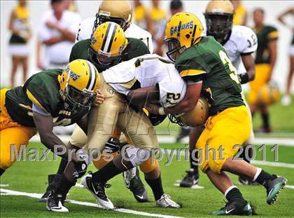 Thumbnail 3 in Twiggs County vs. Glades Day (Gridiron Challenge) photogallery.