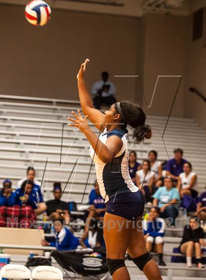 Thumbnail 2 in Wylie East vs Carthage (Garland ISD Tournament) photogallery.