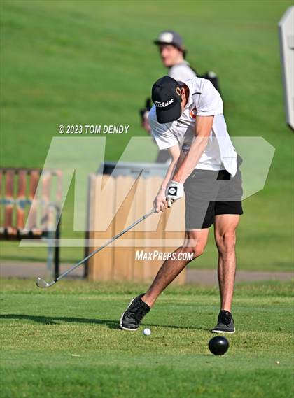 Thumbnail 1 in UIL 3A State Championships photogallery.