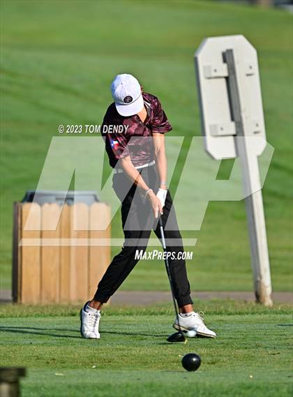 Thumbnail 1 in UIL 3A State Championships photogallery.