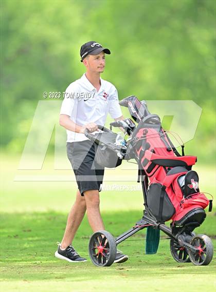 Thumbnail 1 in UIL 3A State Championships photogallery.