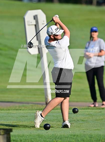 Thumbnail 1 in UIL 3A State Championships photogallery.