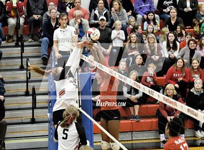 Thumbnail 2 in Marist vs. Mother McAuley Marist vs. Mother McAuley (IHSA 4A Sectional Final) photogallery.