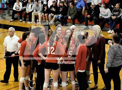 Thumbnail 2 in Marist vs. Mother McAuley Marist vs. Mother McAuley (IHSA 4A Sectional Final) photogallery.