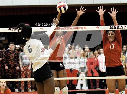 Thumbnail 3 in Marist vs. Mother McAuley Marist vs. Mother McAuley (IHSA 4A Sectional Final) photogallery.