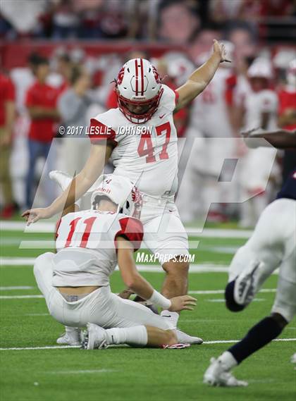 Thumbnail 3 in Atascocita vs. Katy (UIL 6A D1 Regional Semifinal) photogallery.